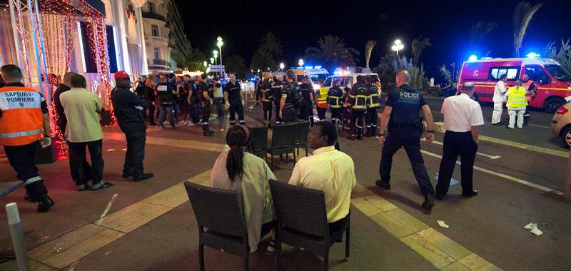 La atención psicológica a los supervivientes y la solidaridad vecinal tomó el relevo al pánico.
