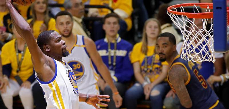 Kevin Durant no tardó en adueñarse de las Finales