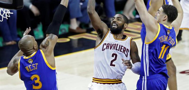 Kyrie Irving resplandeció en su mejor versión para ayudar a batir varios récords de anotación