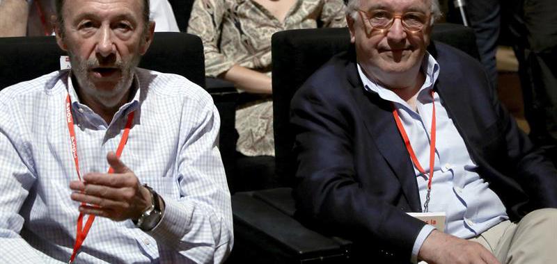 Alfredo Pérez Rubalcaba y Joaquín Almunia.