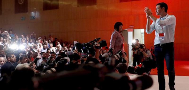 Sánchez, ovacionado.