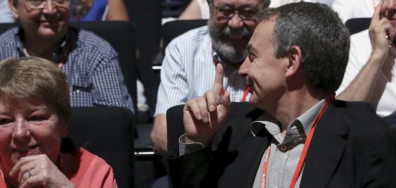 Zapatero centra la atención.