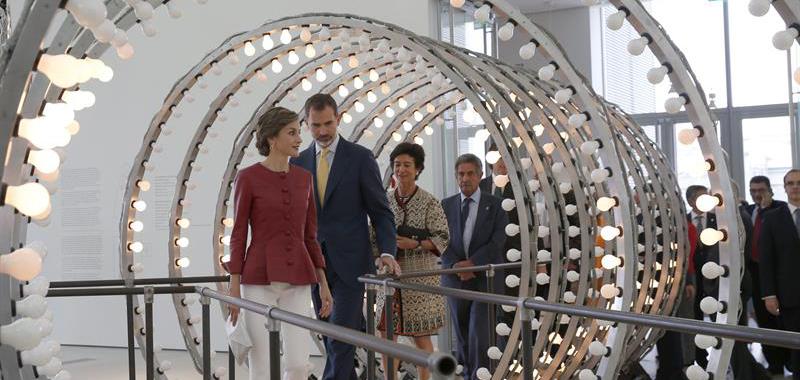 Los Reyes inauguran el Centro Botín