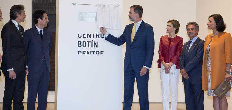 Los Reyes inauguran el Centro Botín
