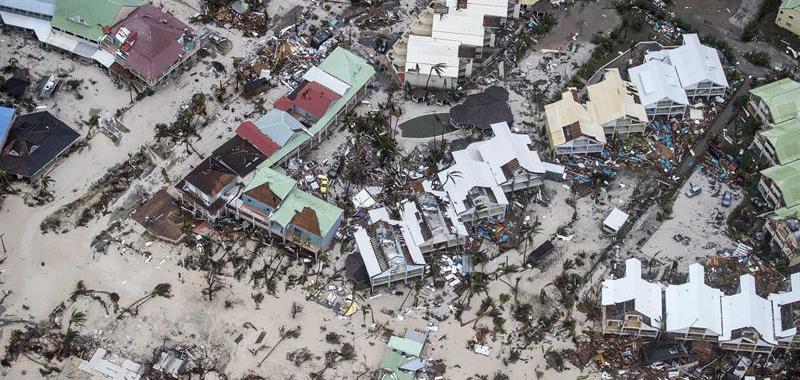 Vista aérea de los daños causados por el huracán Irma a su paso por Philipsburg, en la isla de San Martin.