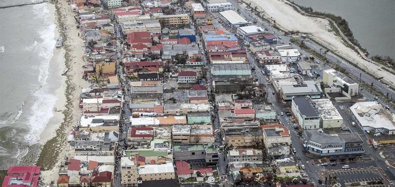 Daños causados por el huracán Irma a su paso por Philipsburg, en la isla de San Martin.