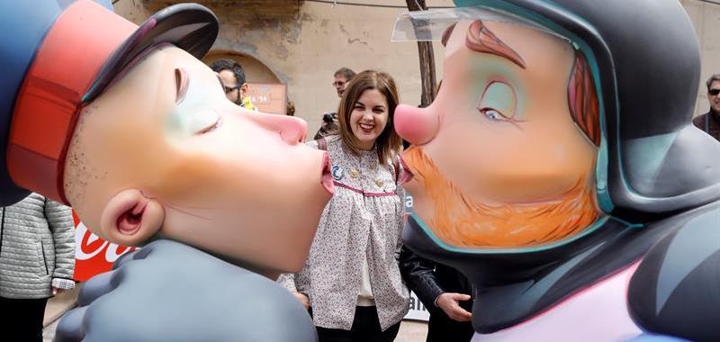 En la imagen, la teniente alcalde de Valencia, Sandra Gomez, en la falla de Na Jordana.