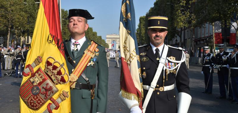Desfile de la Guardia Civil en la fiesta nacional francesa
