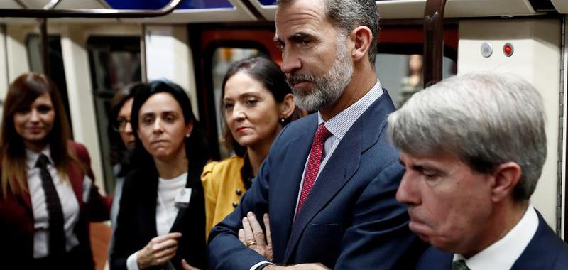 El Rey viaja en Metro por su centenario