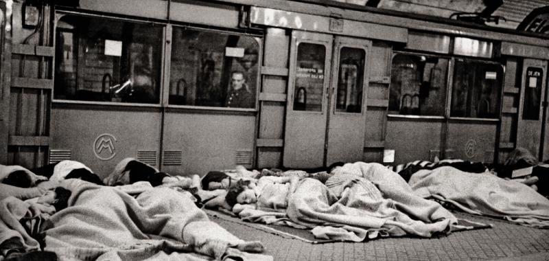 Refugiados en el metro