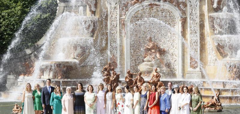 Visita de las acompañantes de los líderes de la OTAN a La Granja de San Ildefonso