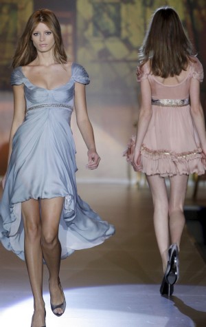 Uno de los diseños presentados por Alma Aguilar en Cibeles Madrid Fashion Week (Efe)