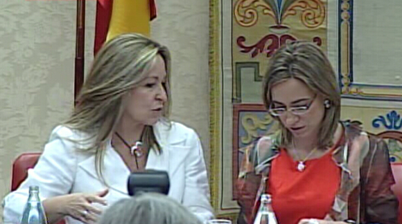 Las ministras de Sanidad, Trinidad Jiménez, y Defensa, Carme Chacón