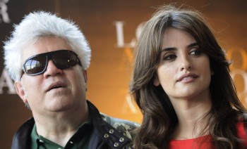 Pedro Almodóvar junto a Penélope Cruz (Foto: Manuel Engo)