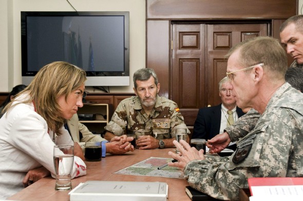 Chacón visita a las tropas españolas en Afganistán. Efe