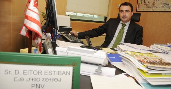 Aitor Esteban, portavoz adjunto del PNV en el Congreso, recibe a EL IMPARCIAL. Manuel Engo