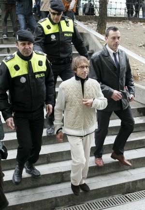 El ex atleta Alberto Garcia sale del Juzgado de Instrucción número 24 de Madrid, donde la titular del mismo toma hoy declaración a la mayoría de los catorce detenidos el pasado jueves en la 