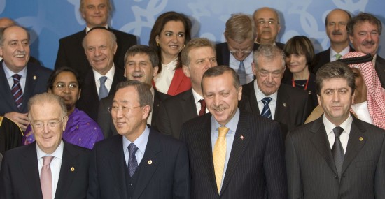 Zapatero se pierde la foto de familia de la Alianza de Civilizaciones (Efe)