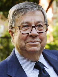 El catedrático Antonio Morales durante la presentación de su libro en la Fundación Ortega y Gasset (Foto: Manuel Engo)