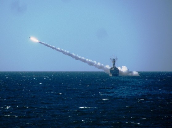 La Armada se adiestra en el lanzamiento de misiles antiaéreos