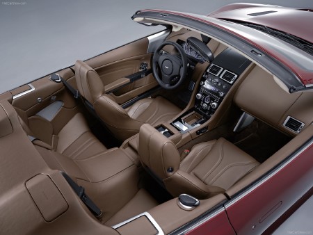 Aston Martin DBS Volante. Interior