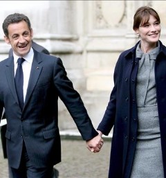 Carla Bruni con su esposo,  Nicolas Sarkozy, en su viaje oficial a Londres (Efe)