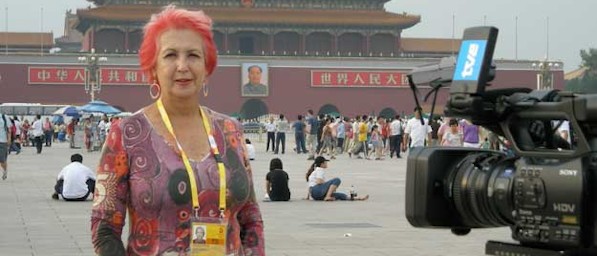 Rosa María Calaf en la plaza Roja de Pekín.