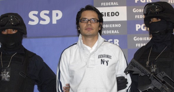 Miembros de las fuerzas de seguridad presentan en Ciudad de México a Vicente Carrillo Leyva, un joven líder del Cartel del Juárez que estaba en la lista de los más buscados de este país (Efe)