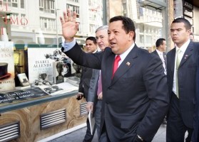 El líder venezolano en la Gran Vía de Madrid. Efe