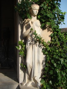 detalle de otra escultura del Museo del Silencio. Lola Cárdenas