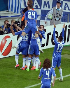 Los jugadores del Chelsea festejaron el empate en el minuto 88. (EFE)