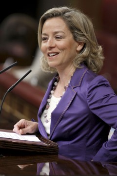  La portavoz de Coalición Canaria, Ana Oramas, durante su intervención en la segunda sesión del debate sobre el estado de la nación que se celebra hoy en el Congreso de los Diputados. EFE/Chema Moya