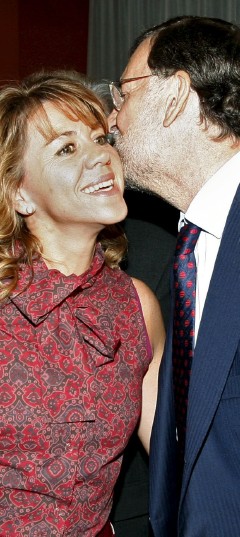 María Dolores de Cospedal y Mariano Rajoy. Efe