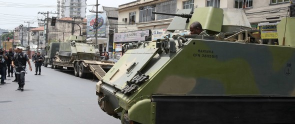 Tanques blindados entran en una favela de Brasil (Efe)