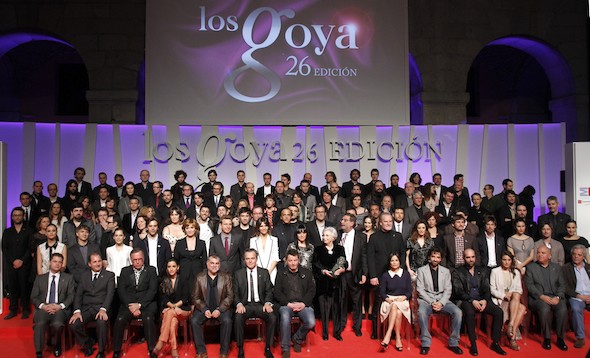  Fotografía de familia de los asistentes a la fiesta ofrecida a los nominados a los XXVI Premios Goya, celebrada esta noche en la sede de la Comunidad de Madrid en la madrileña Puerta del Sol. EFE/Víctor Lerena