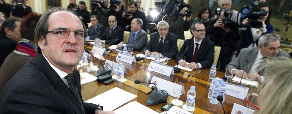 El ministro de Educación, Ángel Gabilondo durante la reunión que ha mantenido este miércoles (Efe)