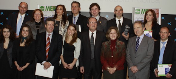 El ministro Gabilondo con los premiados.