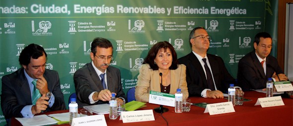 Mesa de expertos de la jornada dedicada a analizar el papel de las energías renovables.