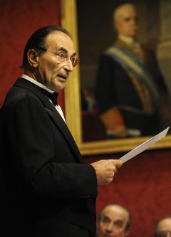 Emilio Lamo de Espinosa durante su discurso en la Real Academia de Ciencias Morales y Políticas (Foto: Manuel Engo)