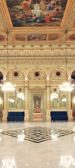Interior del Gran Teatro Liceo tras su reconstrucción (Foto: Antoni Bofill)