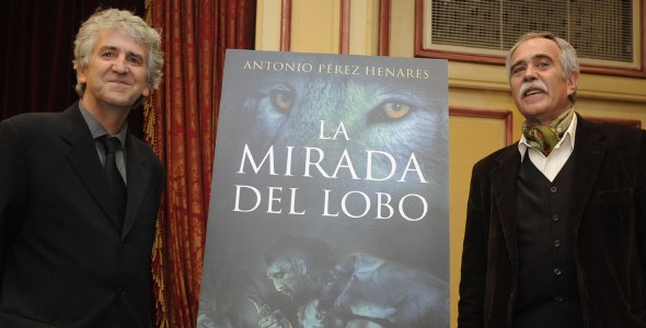 Juan Luis Arsuaga y Antonio Pérez Henares (Foto: Manuel Engo)