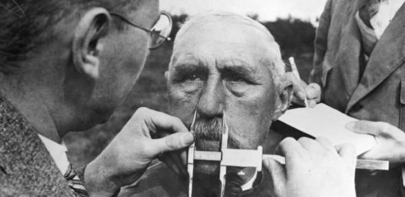 Científicos estudian a la población para comprobar si cumplen o no el patrón racial