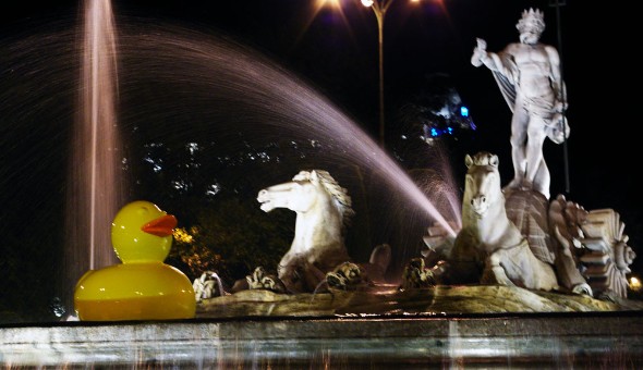 Patitos gigantes en Cibeles en 2008. Efe