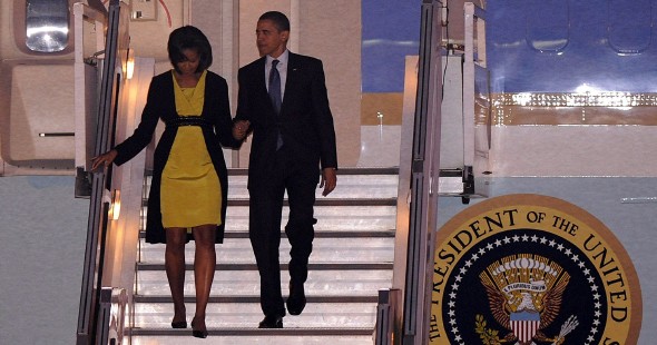 Barack y Michelle Obama, a su llegada a Londres. Efe