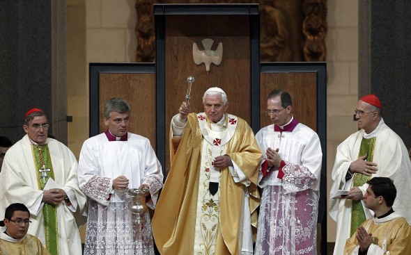  El papa Benedicto XVI durante la celebración de la misa de dedicación del templo de la Sagrada Familia. EFE/Jesús Diges