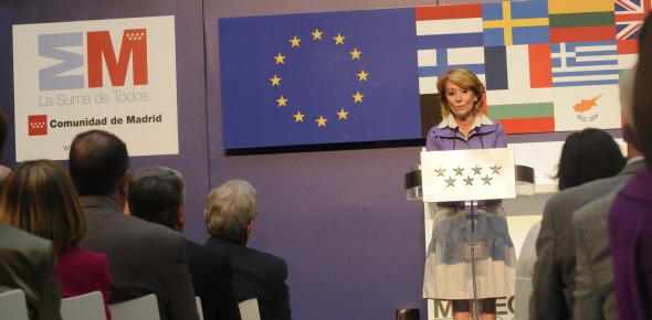 La presidenta de la Comunidad de Madrid, Esperanza Aguirre, durante un momento de su discurso (Foto: Manuel Engo)