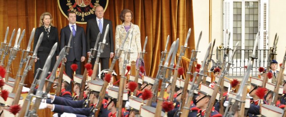 Los Reyes reciben a Dmitri Medvédev y a su esposa en el Palacio del Pardo. (Manuel Engo)