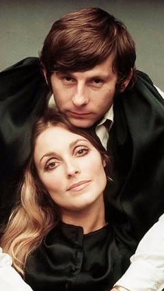 Roman Polanski fotografiado con su segunda esposa, Sharon Tate, asesinada en 1969