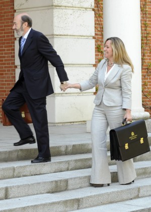 Rubalcaba acompaña a Jiménez a la reunión del Consejo de Ministros. Manuel Engo