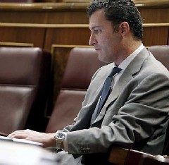 Santiago Cervera, en su escaño. Efe